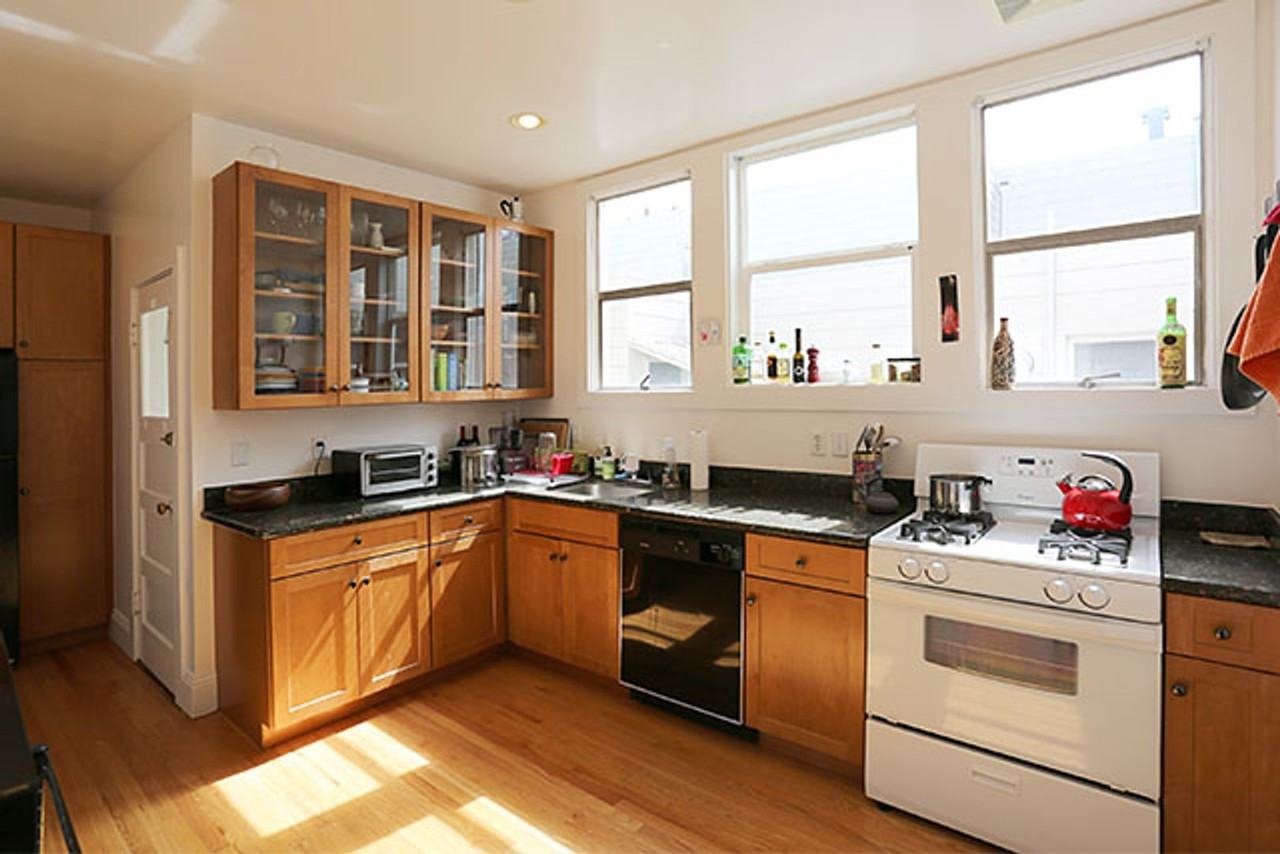 1120 Shrader St - Photo 7 of 13