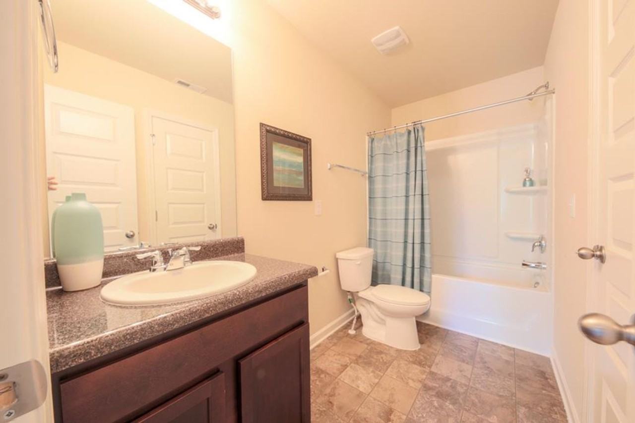 5036 Vine Ln - Photo 3 of 29