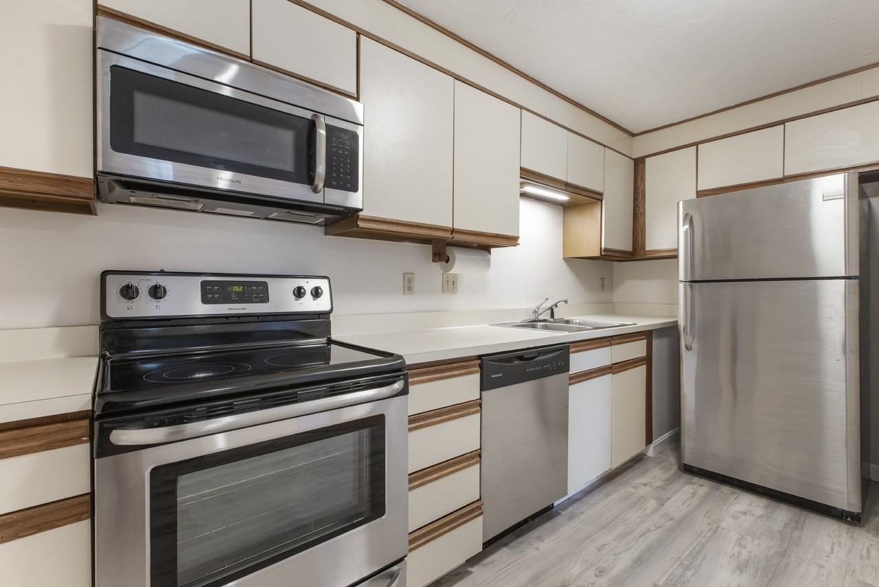 11 Gibbs St #I - Photo 6 of 19