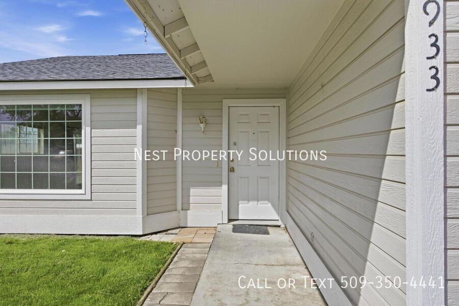 933 E Hill Ave - Photo 2 of 7