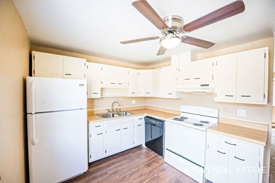 3750 Owens St #A - Photo 4 of 22