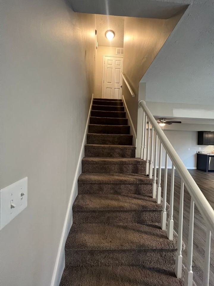 409 Darby Creek Rd - Photo 2 of 7
