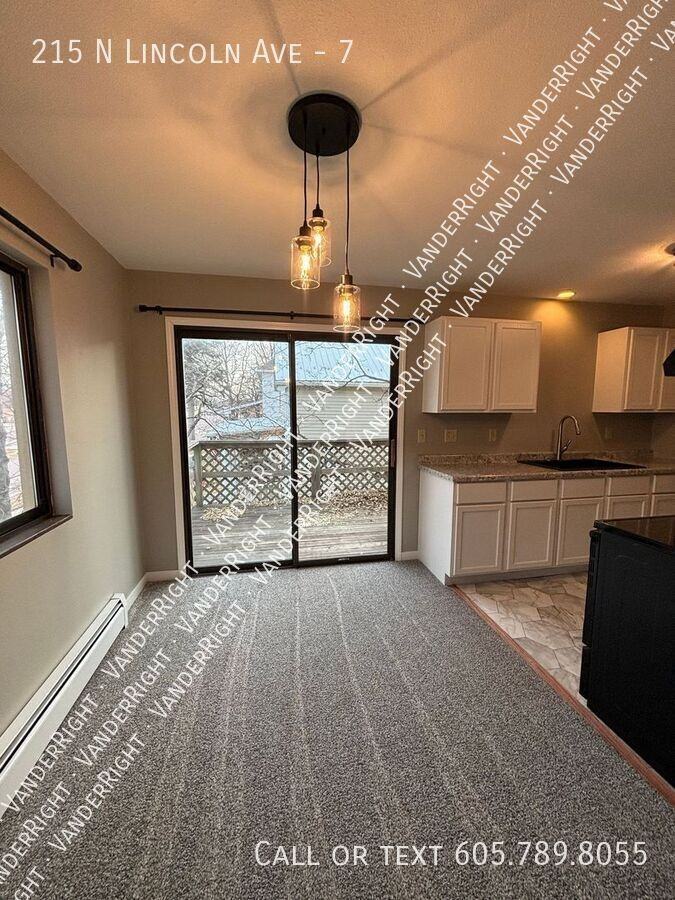215 N Lincoln St #7 - Photo 3 of 12