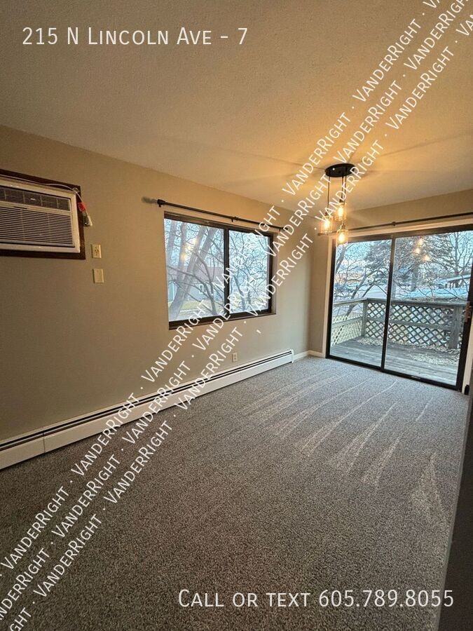 215 N Lincoln St #7 - Photo 5 of 12