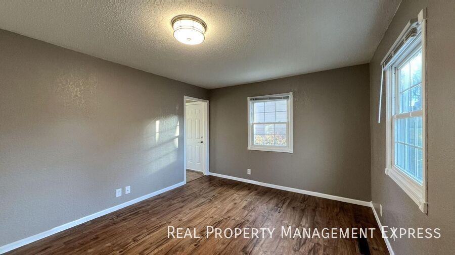 808 S Glendale Ave - Photo 6 of 27
