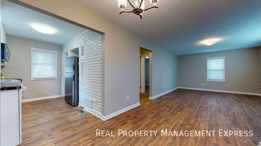 411 S Willow Ave - Photo 4 of 23