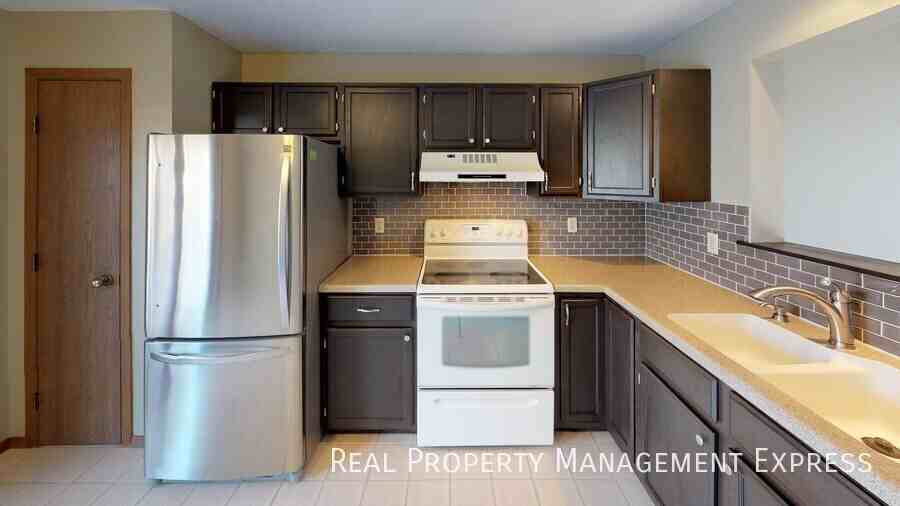 4712 E Blazewood Dr - Photo 2 of 17