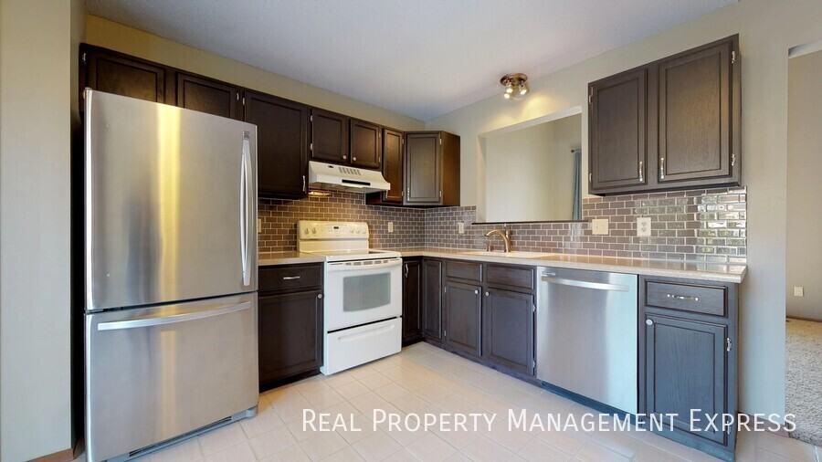 4712 E Blazewood Dr - Photo 3 of 17