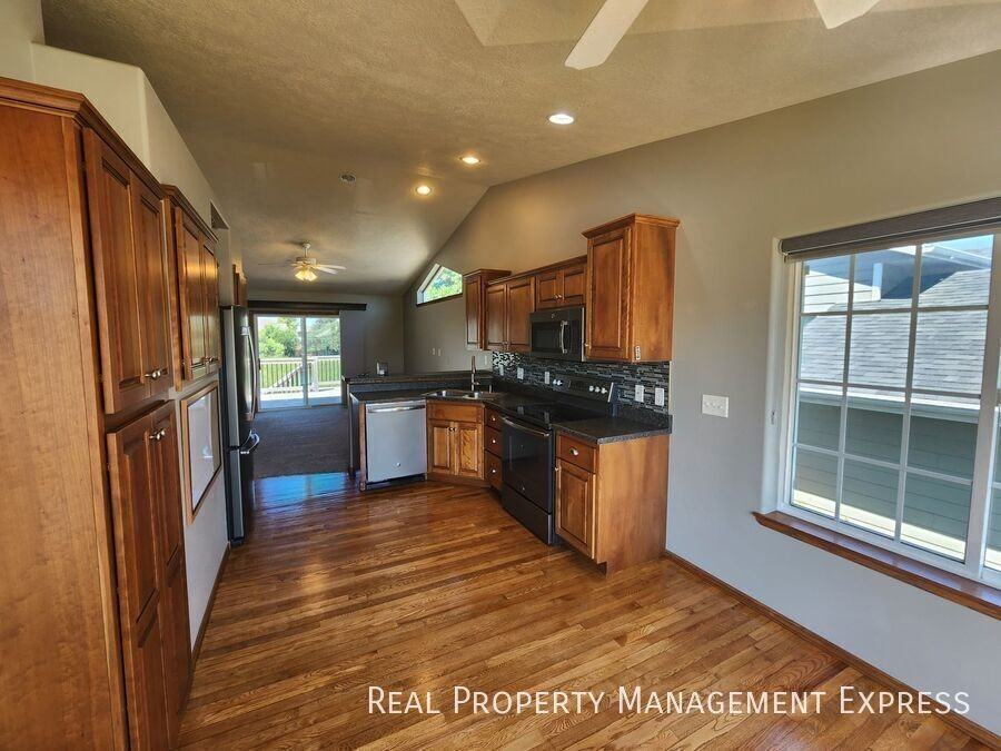 4809 S Emma Ln - Photo 2 of 14