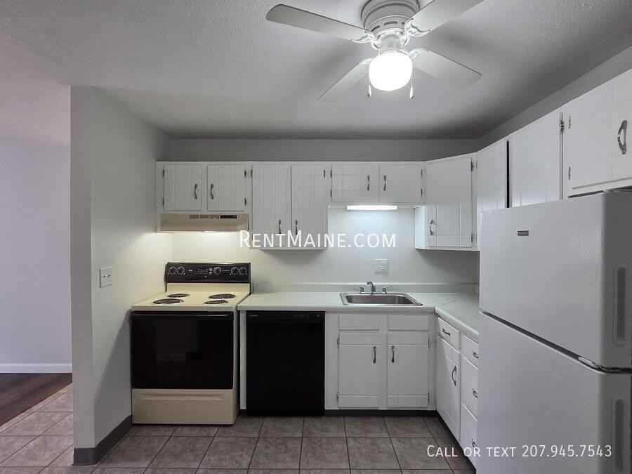 10 Tall Pines Dr #13 - Photo 3 of 22