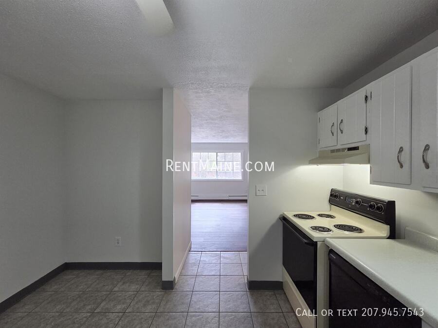 10 Tall Pines Dr #13 - Photo 5 of 22