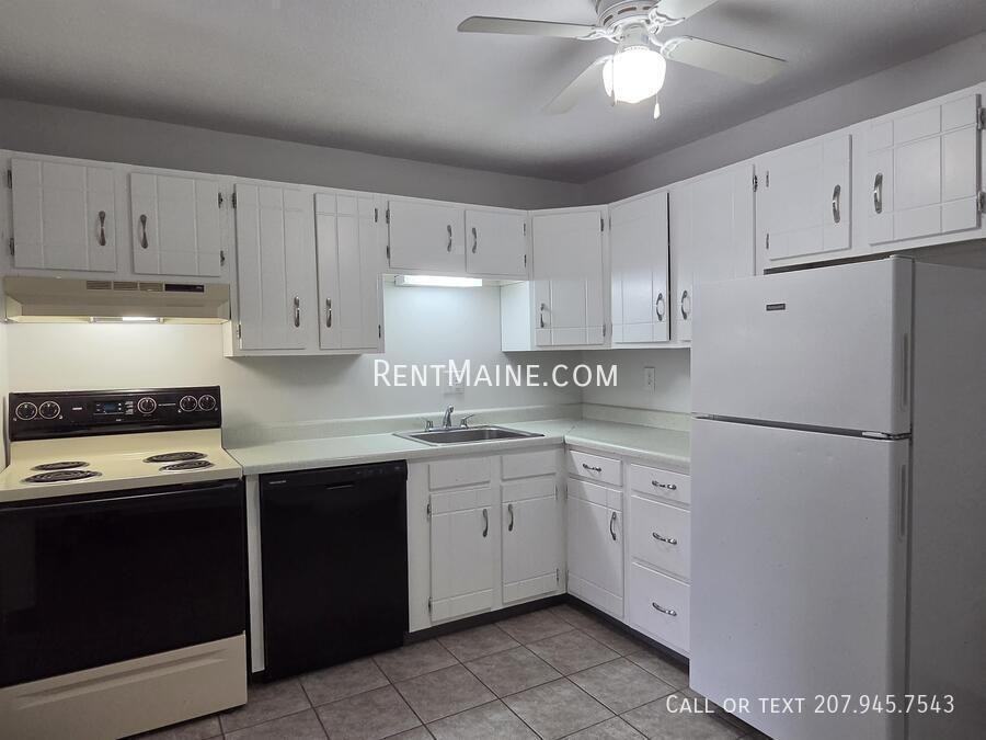 10 Tall Pines Dr #13 - Photo 7 of 22