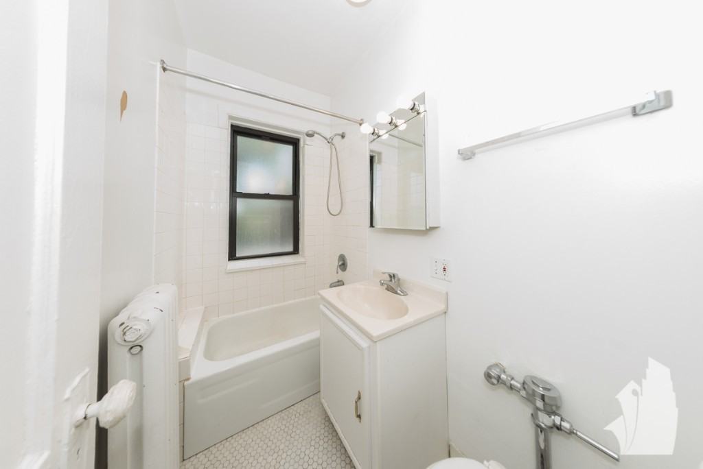 N Bissell St #3E - Photo 6 of 8