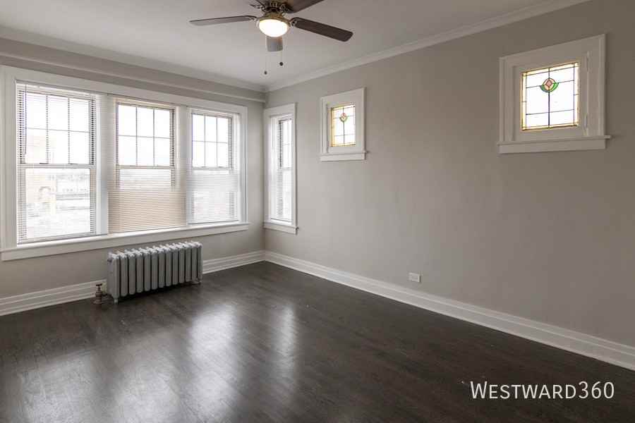 3126 W Eddy St #3 - Photo 2 of 9