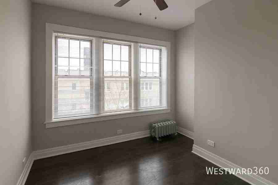 3126 W Eddy St #3 - Photo 6 of 9