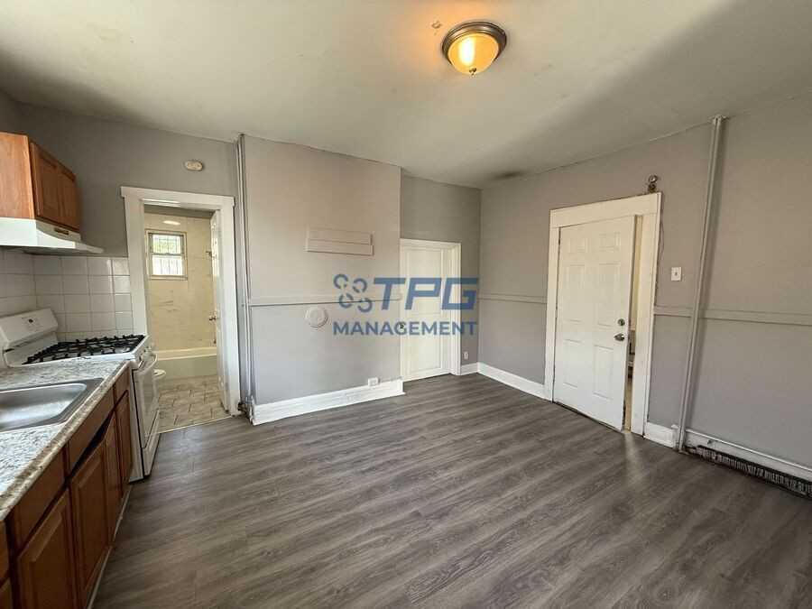 96 Summer Ave #2 - Photo 3 of 9