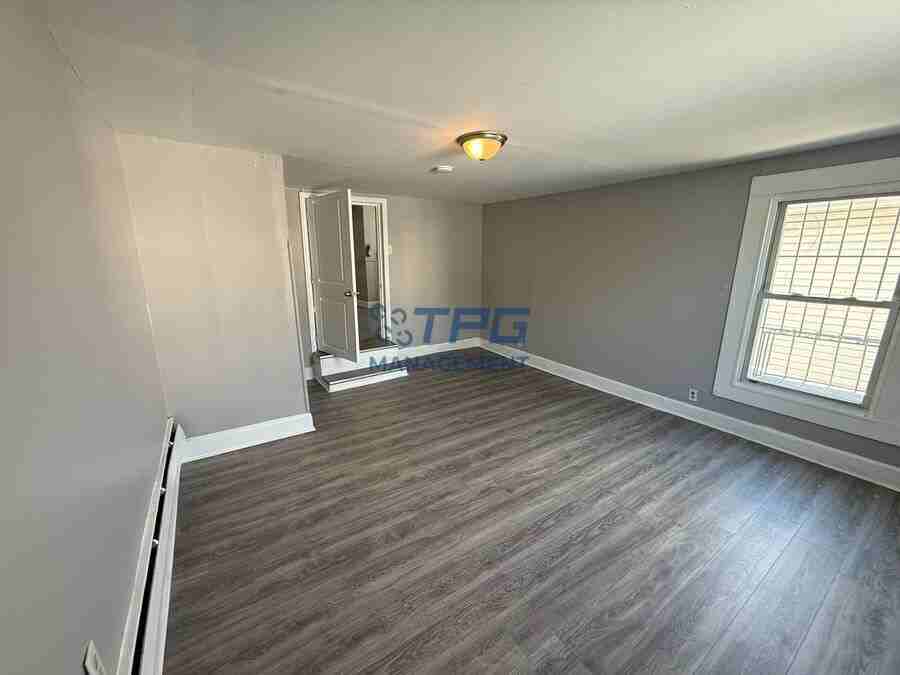96 Summer Ave #2 - Photo 5 of 9