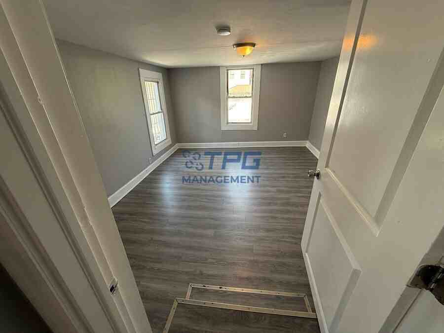 96 Summer Ave #2 - Photo 7 of 9