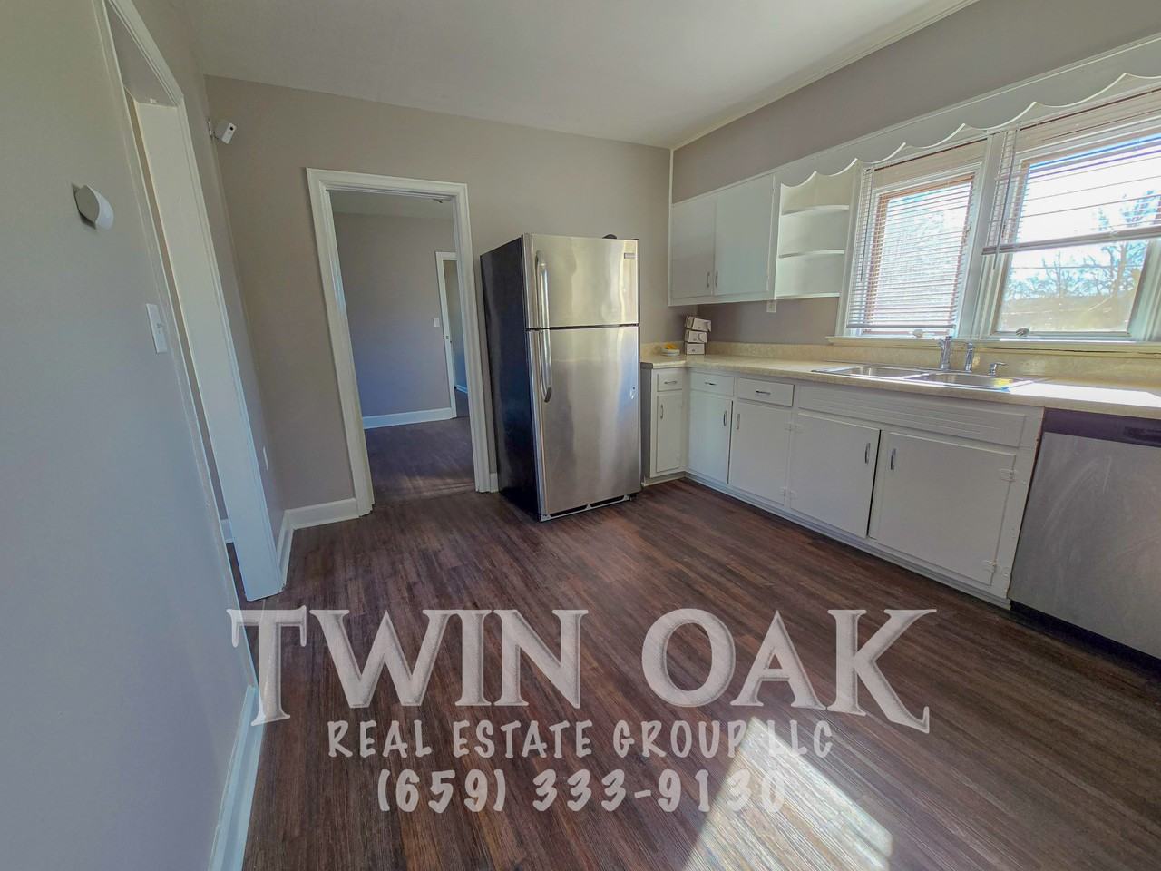 1109 12th Ave - Photo 4 of 20