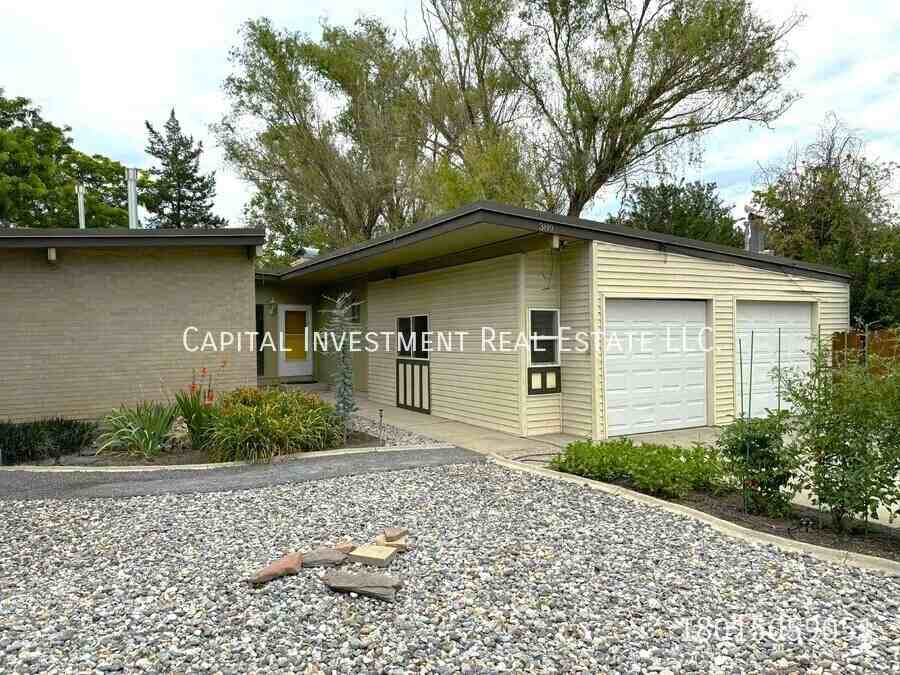 389 E Meadow Rd - Photo 2 of 23