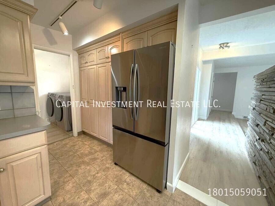 389 E Meadow Rd - Photo 4 of 23