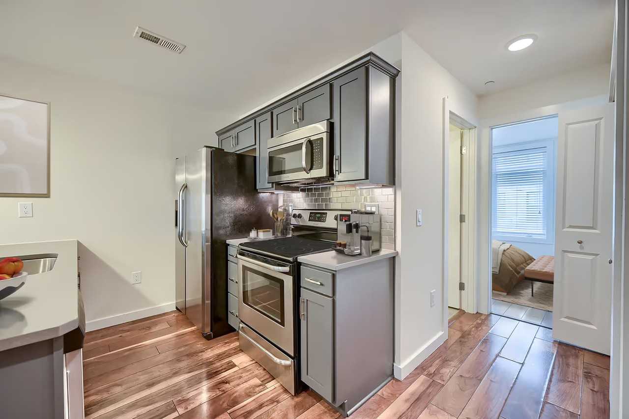 3019 W Master St #B - Photo 7 of 36
