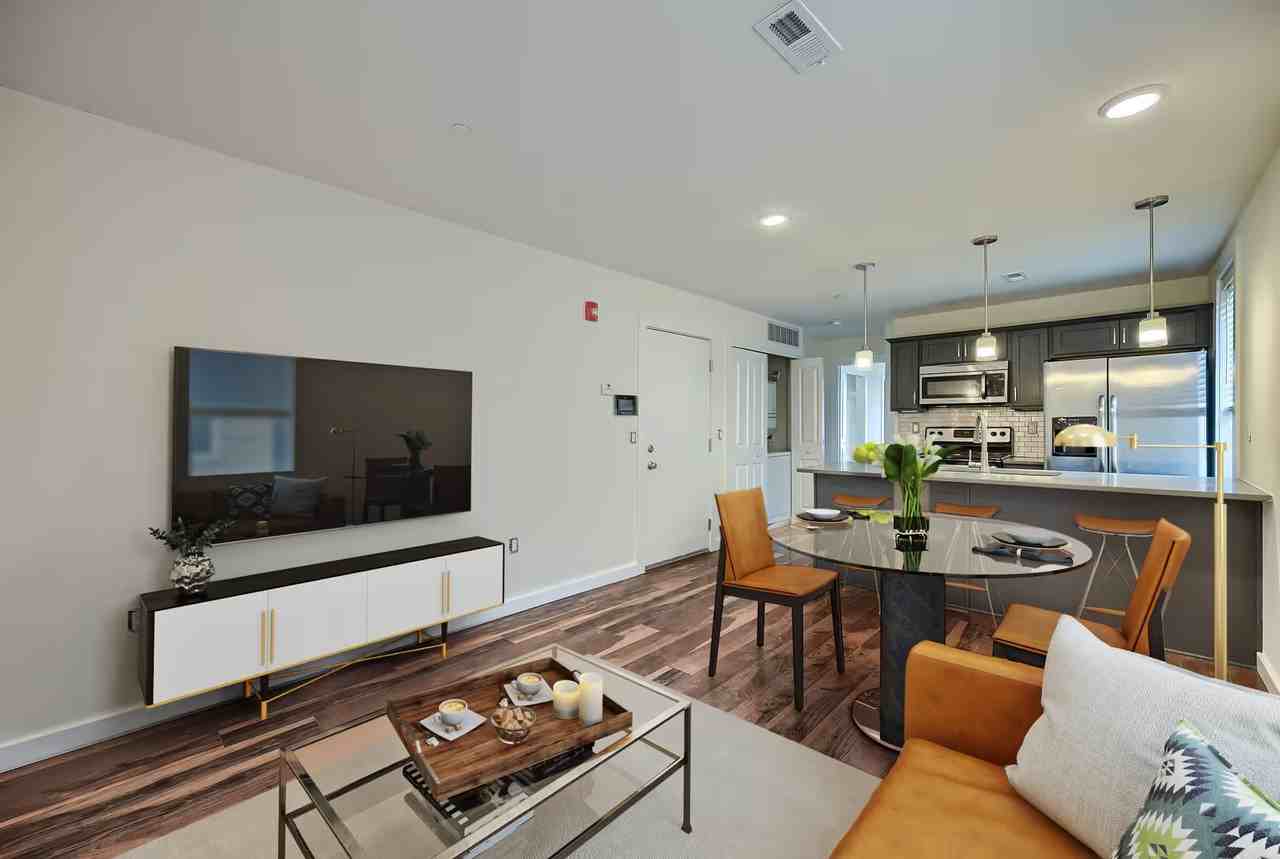 3037 W Master St #A - Photo 3 of 36