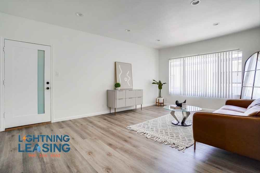 5320 Corteen Pl #17 - Photo 3 of 38