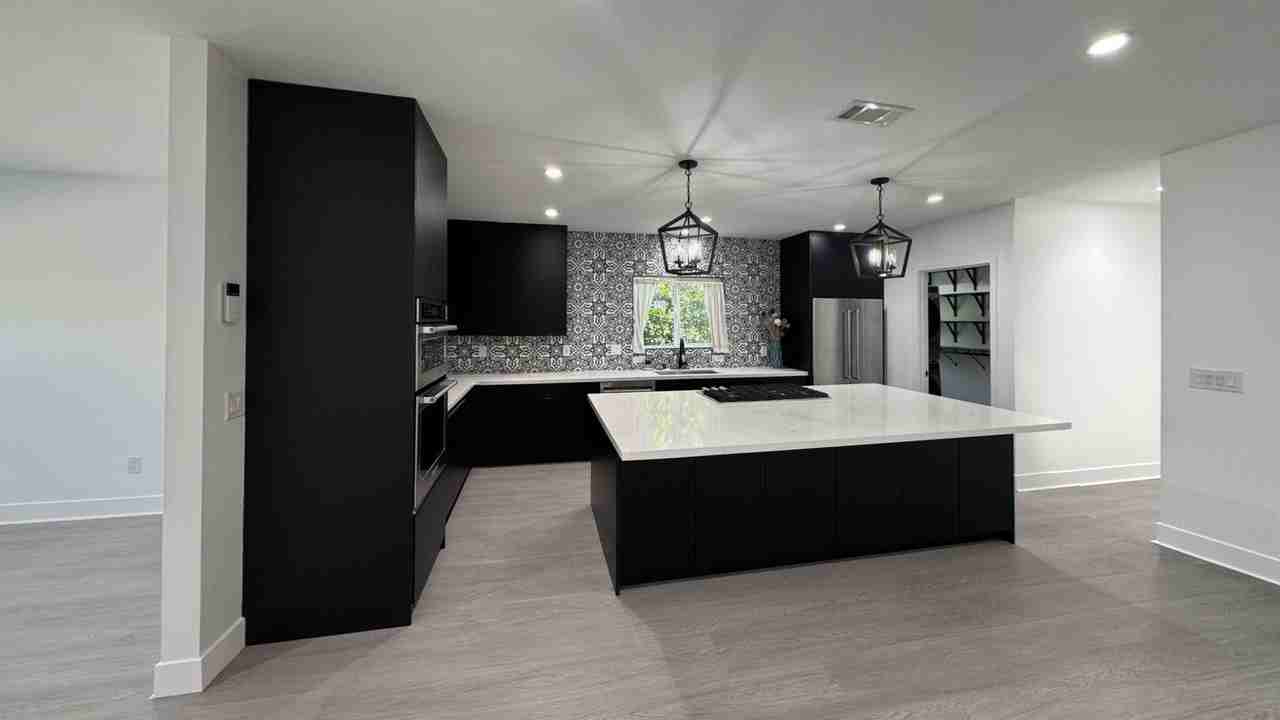 1206 N Alexandria Ave - Photo 4 of 21