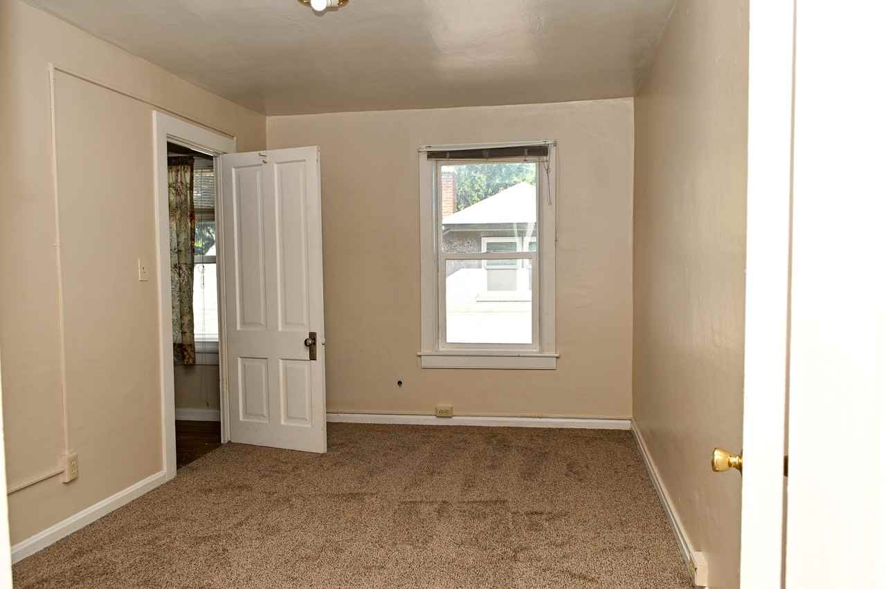 411 S Main St - Photo 5 of 15