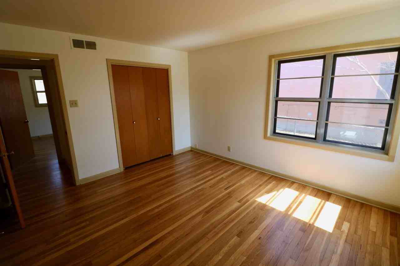 105 E Xavier Ave - Photo 3 of 10