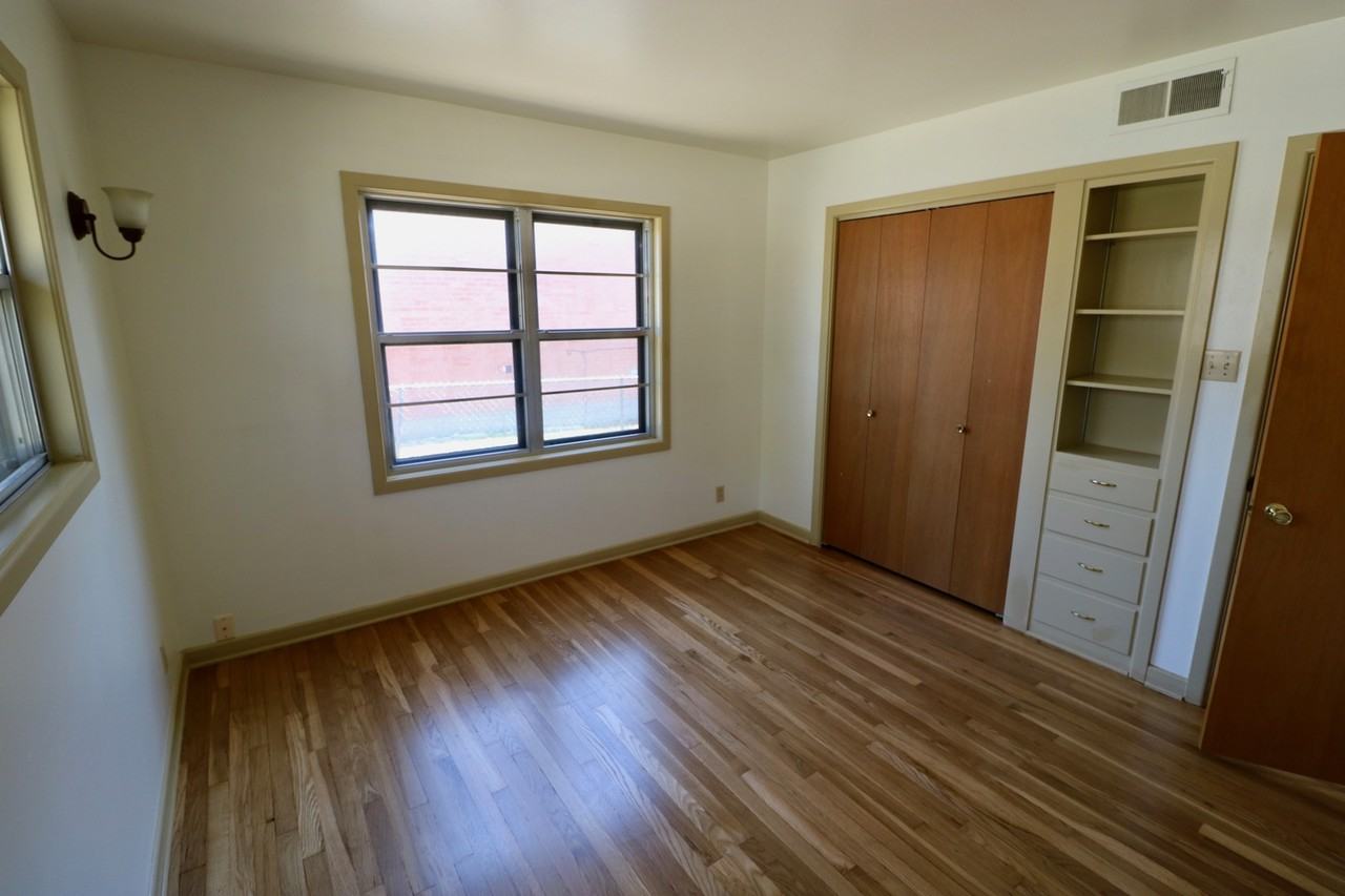 105 E Xavier Ave - Photo 6 of 10