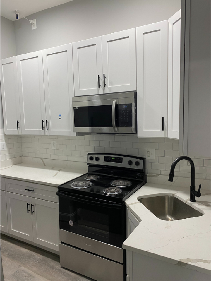 837 N Fulton Ave - Photo 3 of 11