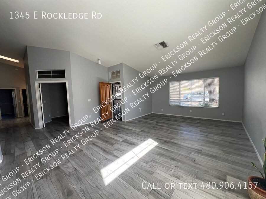 1345 E Rockledge Rd - Photo 6 of 40