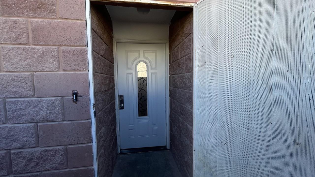 11040 Sunshine Court - Photo 4 of 27