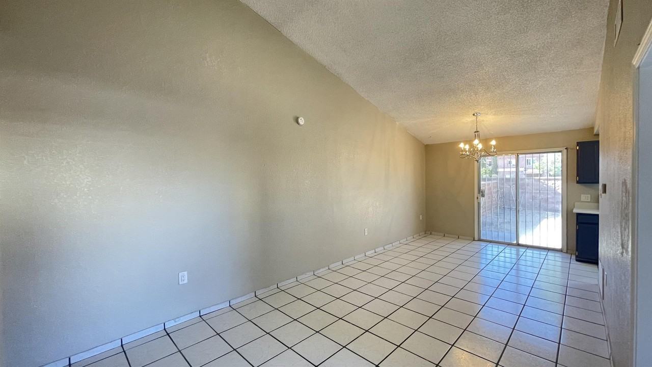 11040 Sunshine Court - Photo 5 of 27