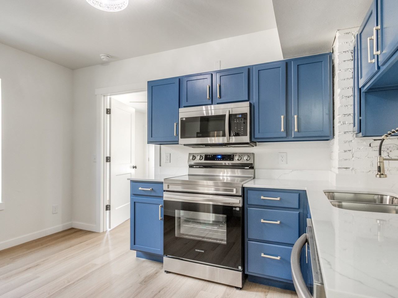 814 W Hill St. Unit 1 - Photo 5 of 14