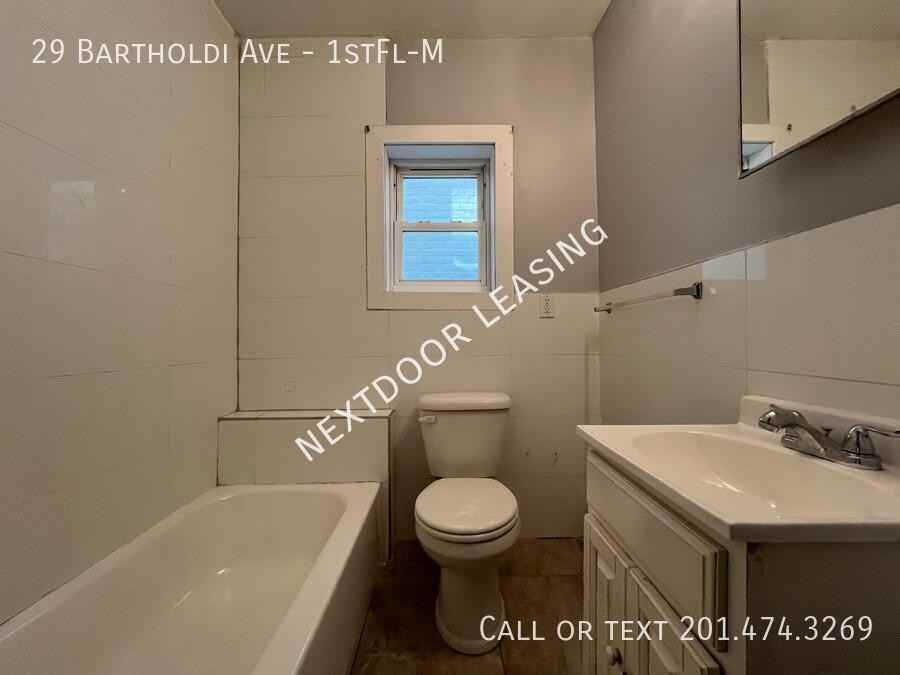 29 Bartholdi Ave #1stFLM - Photo 4 of 11
