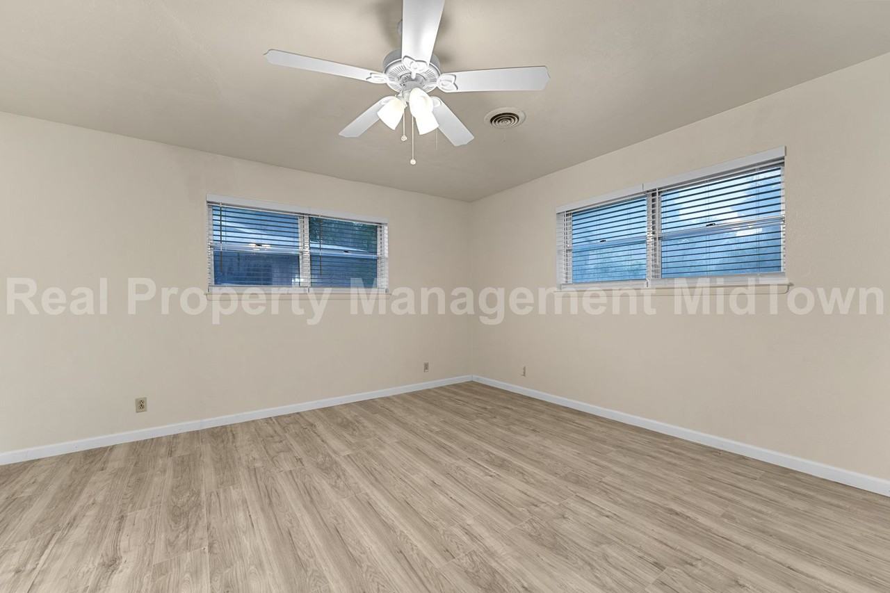 5308 Norma St - Photo 7 of 22