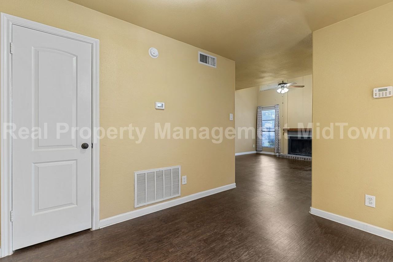 5516 Boca Raton Blvd #310 - Photo 7 of 26