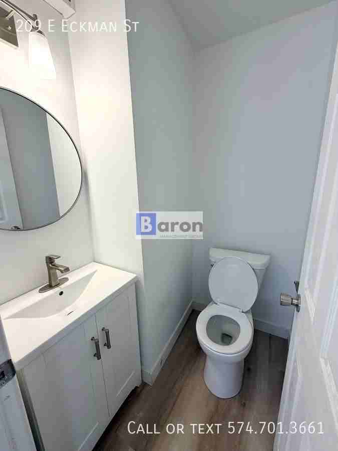 209 E Eckman St - Photo 5 of 15