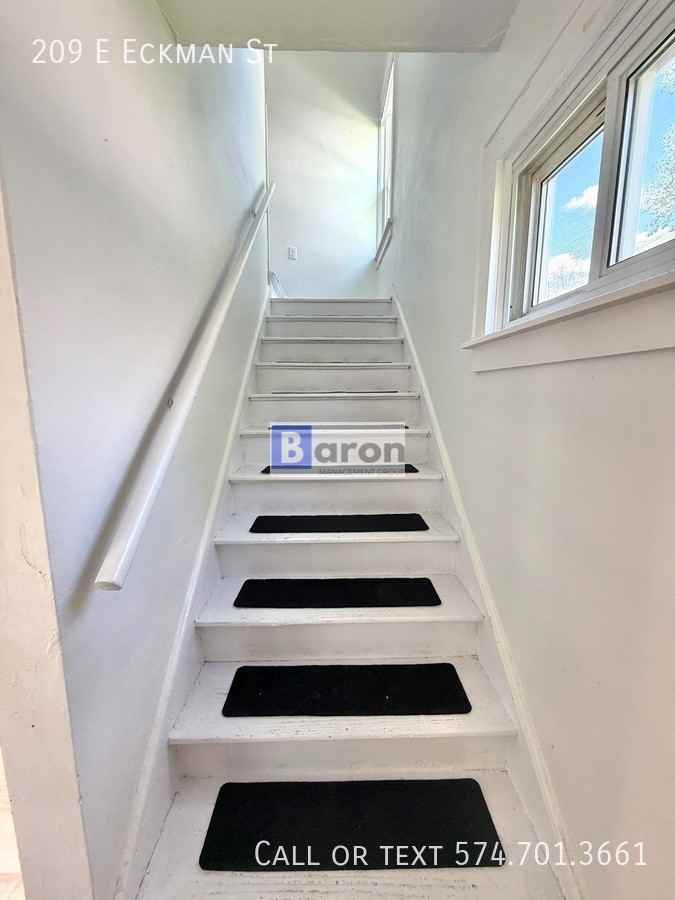209 E Eckman St - Photo 7 of 15