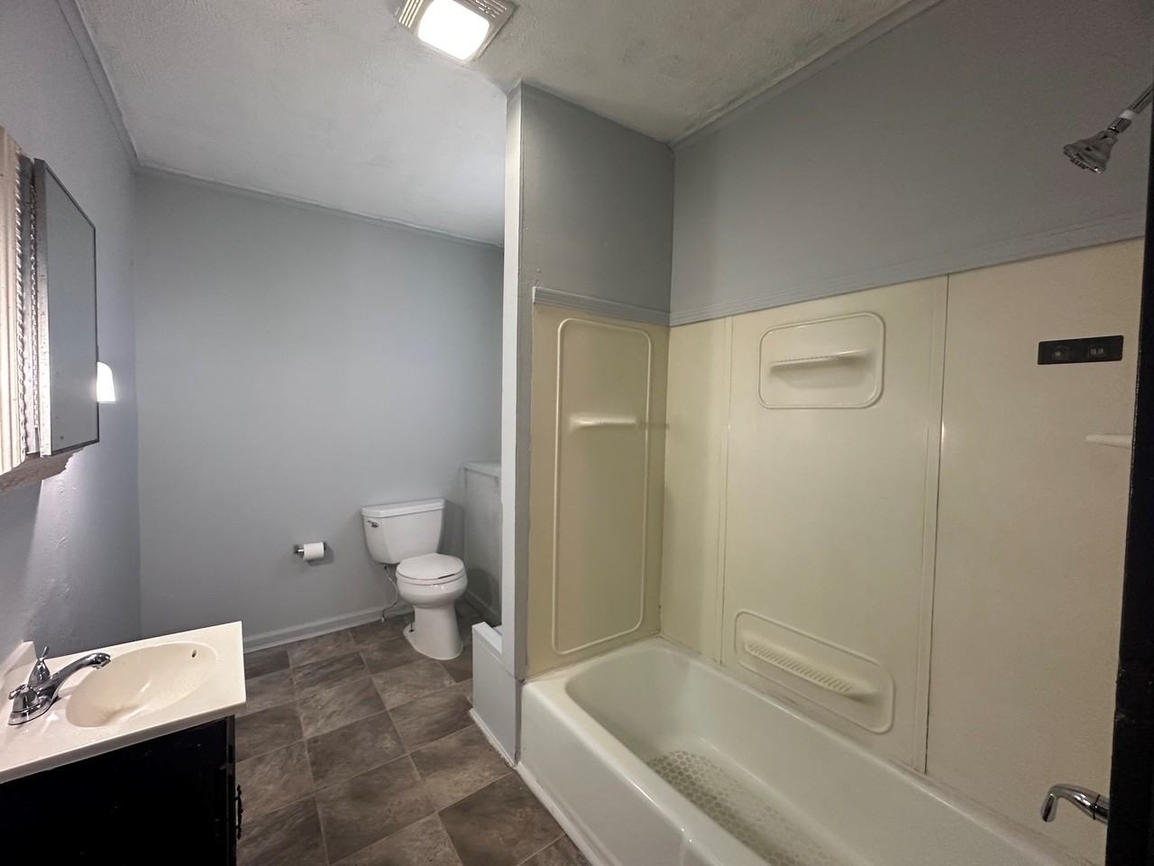 1124 N Walnut St Apt 2 #N - Photo 4 of 7