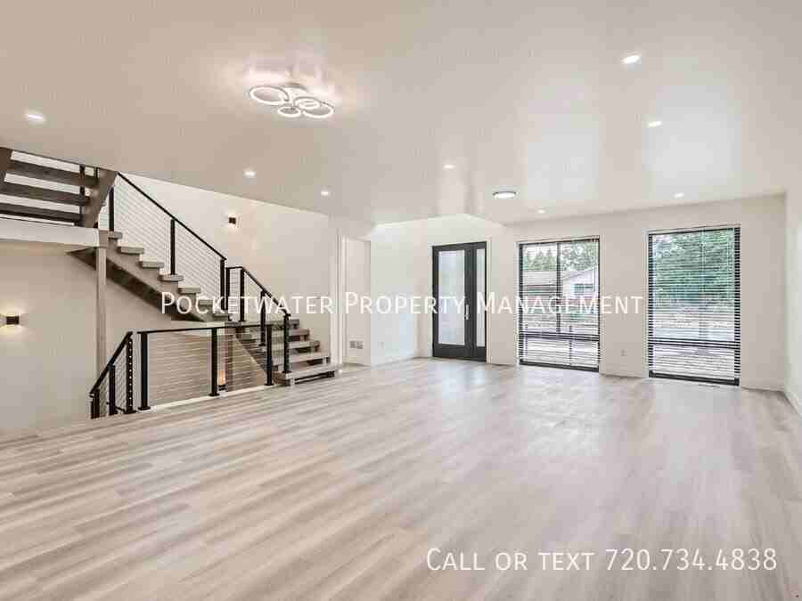 3595 Darley Ave - Photo 2 of 36