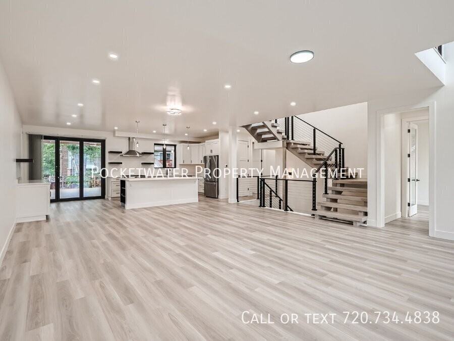 3595 Darley Ave - Photo 3 of 36