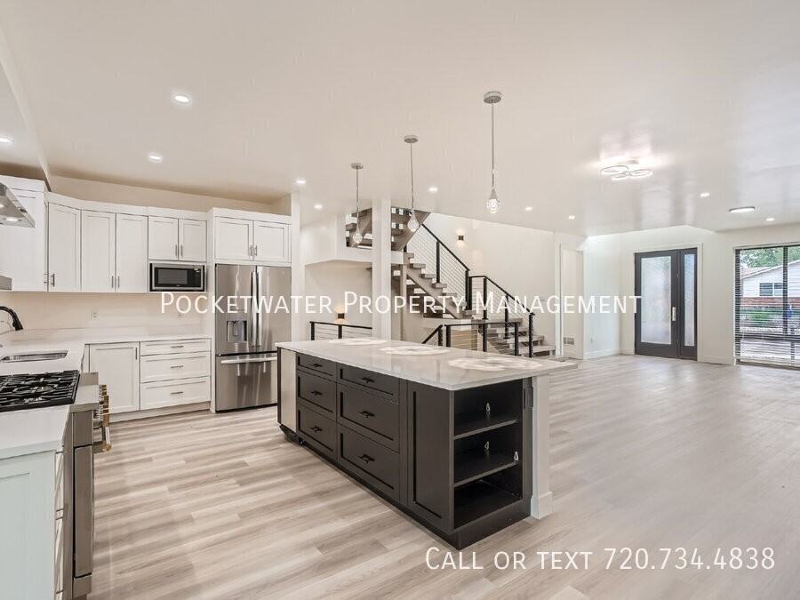 3595 Darley Ave - Photo 6 of 36