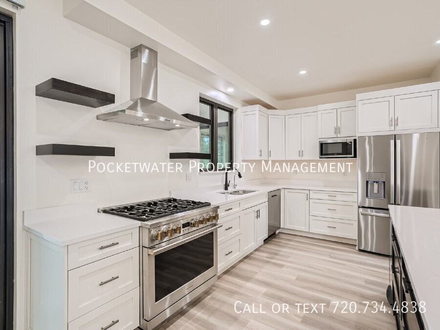 3595 Darley Ave - Photo 7 of 36