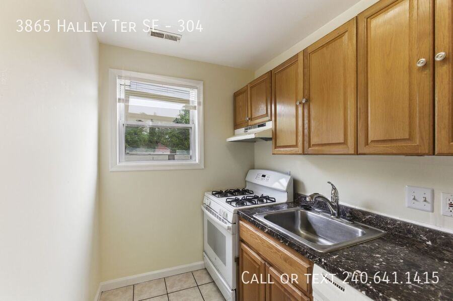 3865 Halley Ter Se #304 - Photo 4 of 8