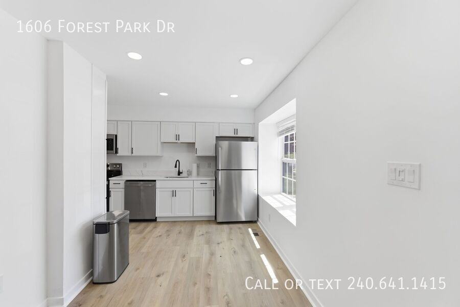 1606 Forest Park Dr - Photo 3 of 24