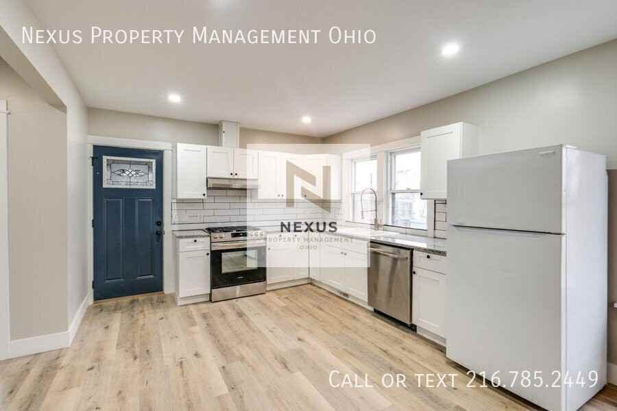 5220 W 44th St #2 - Photo 3 of 11